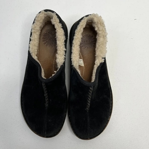 UGG Shoes Bettey Black Suede Shearling Clogs Fur Slip On Mules Size 7 - Picture 1 of 6